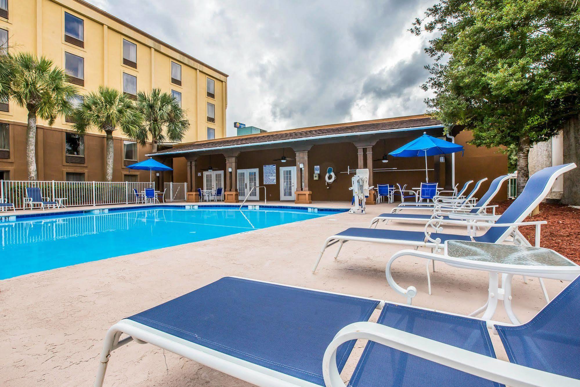 Four Points By Sheraton Brunswick Exterior photo